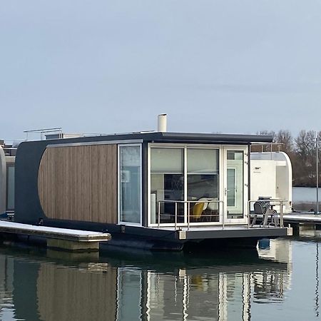 Houseboat Trinidad Hotel Maastricht Bagian luar foto